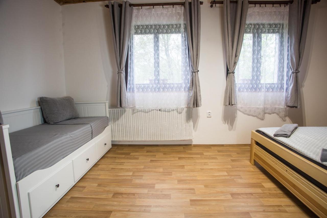 Apartmány Ve Mlejně Cachrov Exteriér fotografie