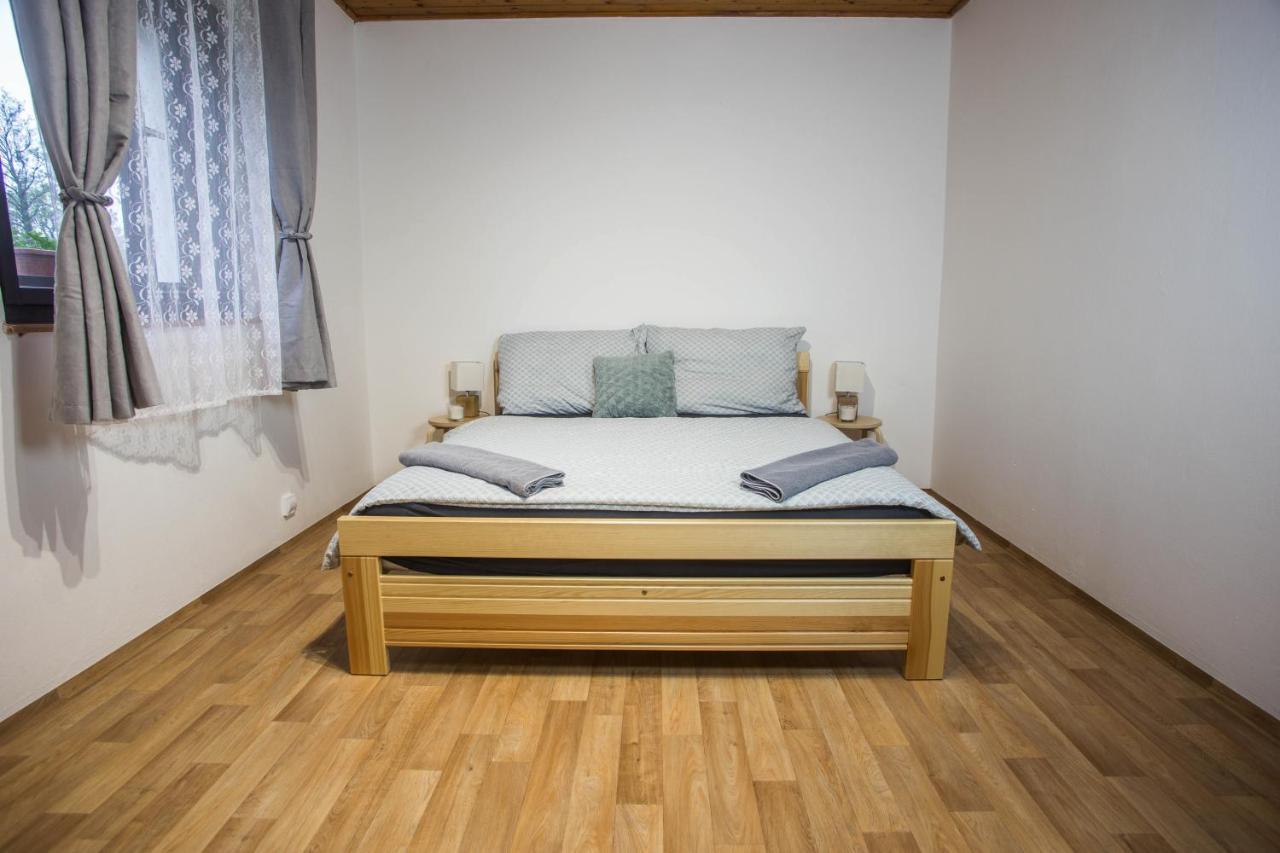 Apartmány Ve Mlejně Cachrov Exteriér fotografie