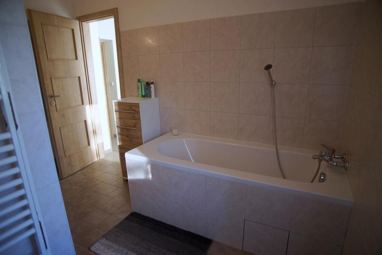 Apartmány Ve Mlejně Cachrov Exteriér fotografie