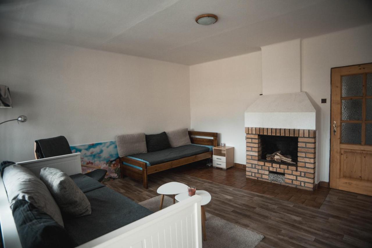 Apartmány Ve Mlejně Cachrov Exteriér fotografie