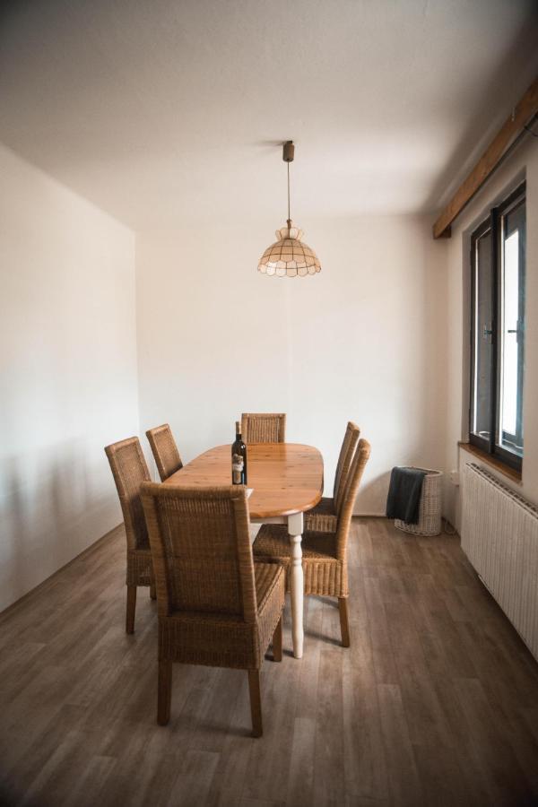 Apartmány Ve Mlejně Cachrov Exteriér fotografie