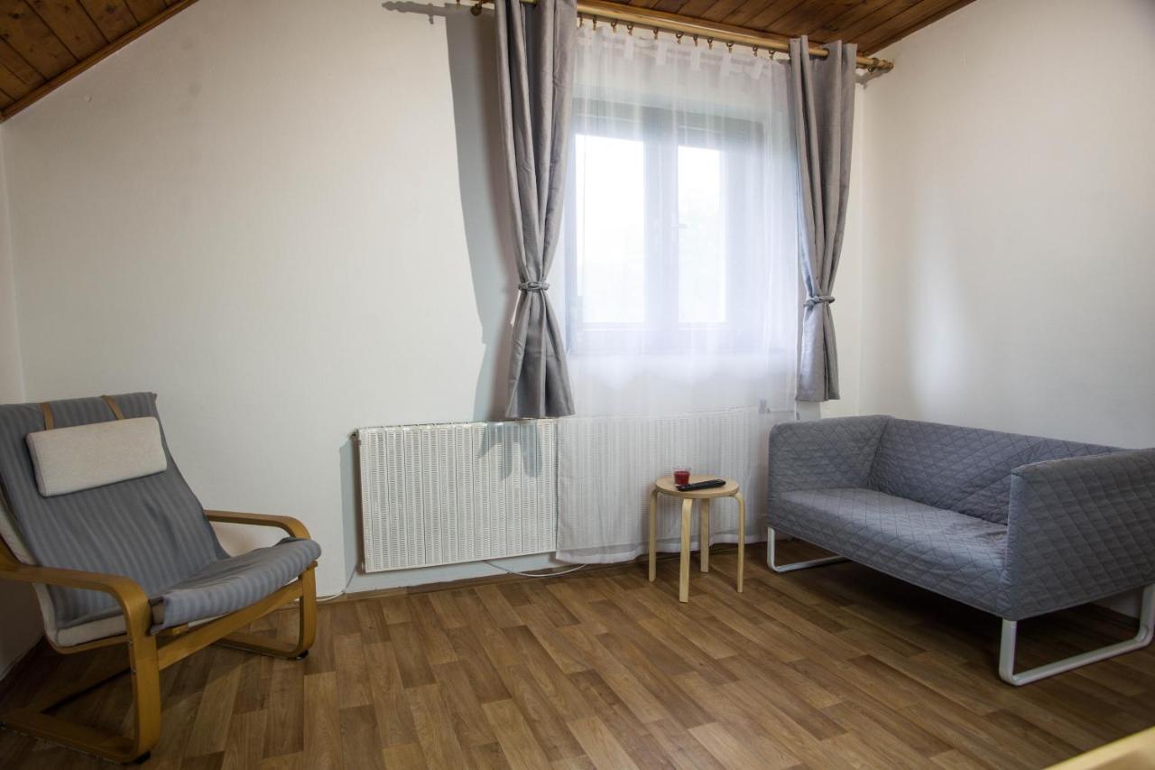 Apartmány Ve Mlejně Cachrov Exteriér fotografie